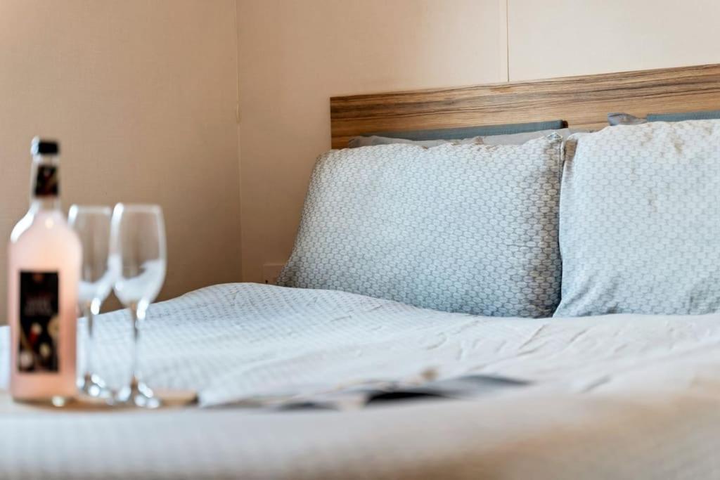 Tattershall Lakes: Sally'S Superior Stay מראה חיצוני תמונה